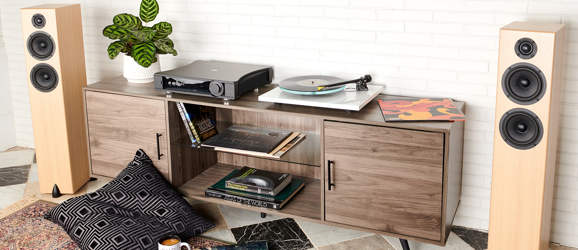 Totem Acoustic Bison Twin Tower white oak