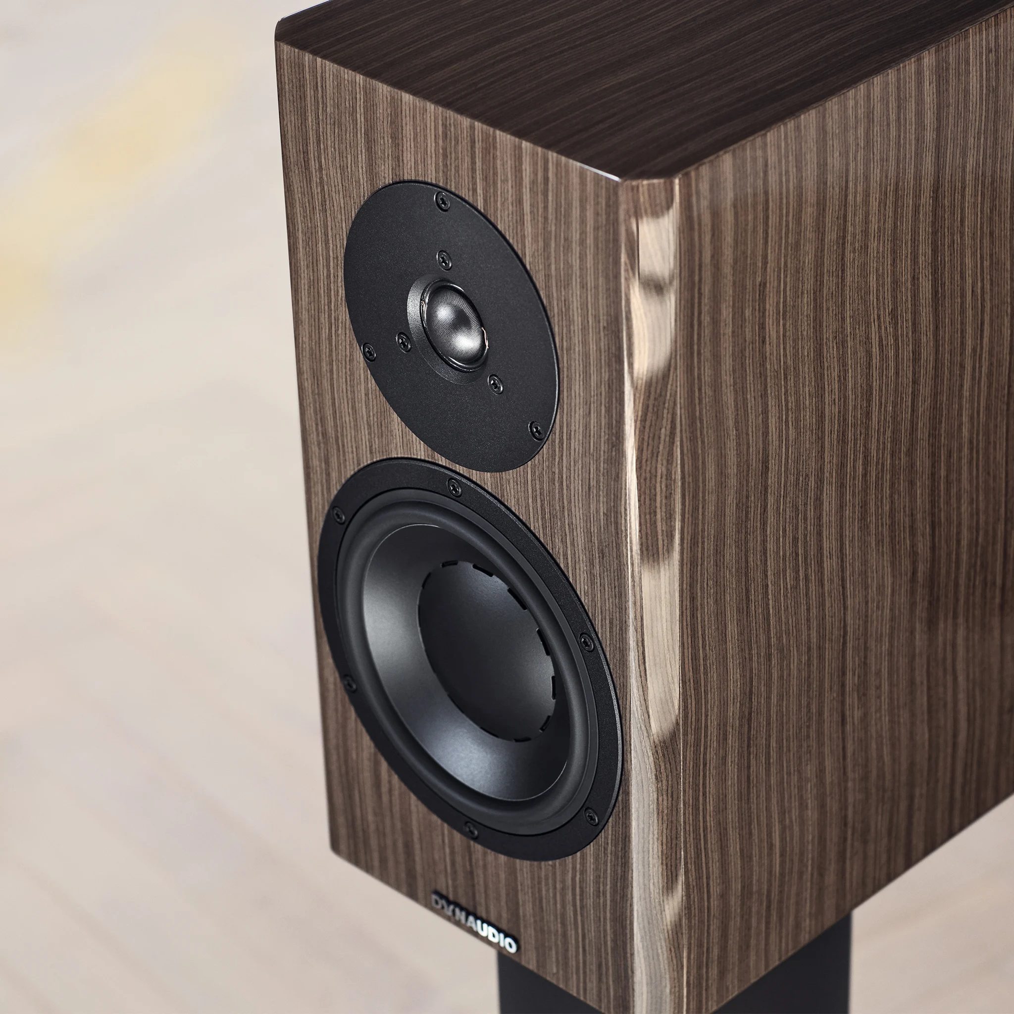 Dynaudio Special Forty ebony wave high gloss