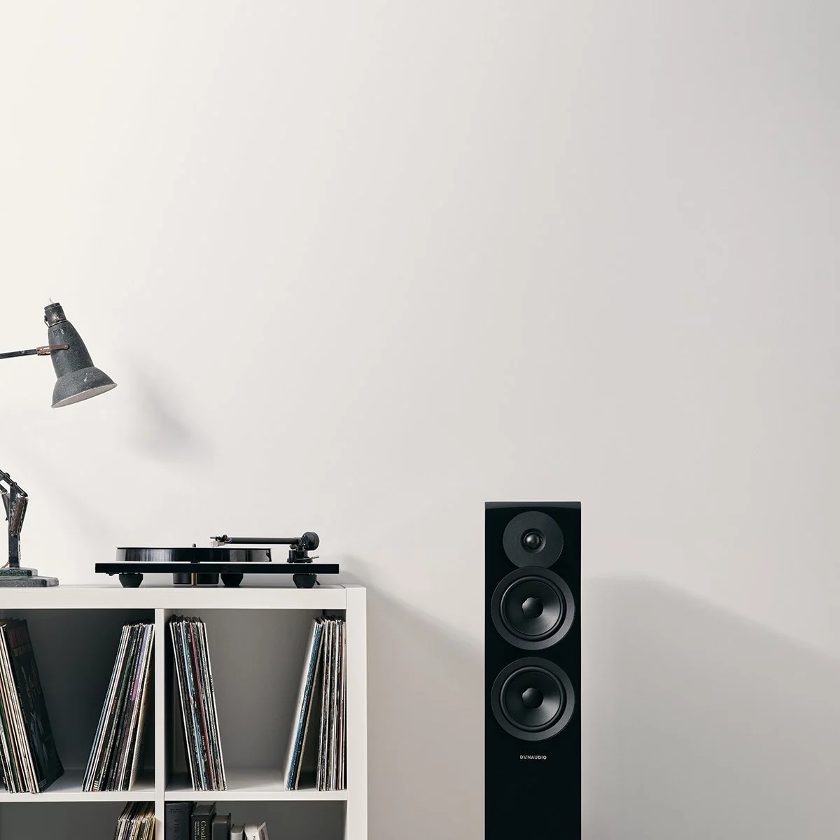 Dynaudio Emit 30 walnut