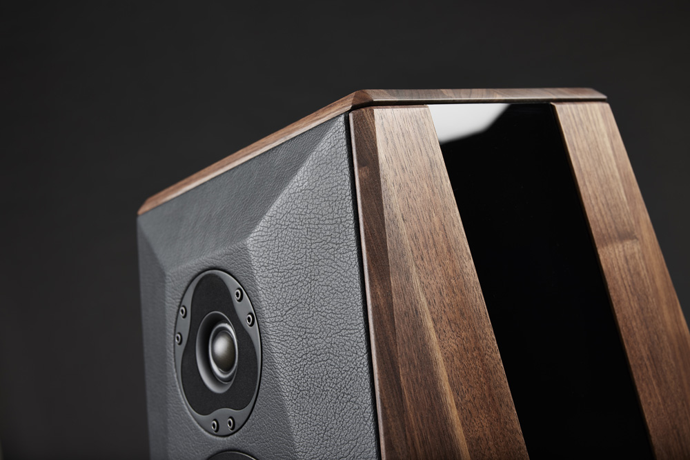 Peak Consult Sinfonia walnut/acrylic