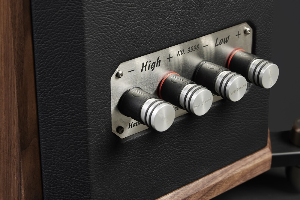 Peak Consult Sinfonia walnut/acrylic